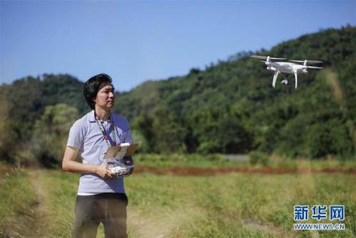 用无人机数西瓜——花莲青年卢纪烨的科技农经