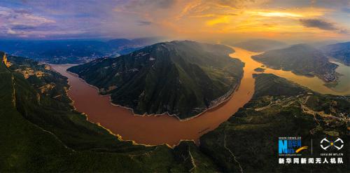 无人机视角：八月三峡 江山壮阔