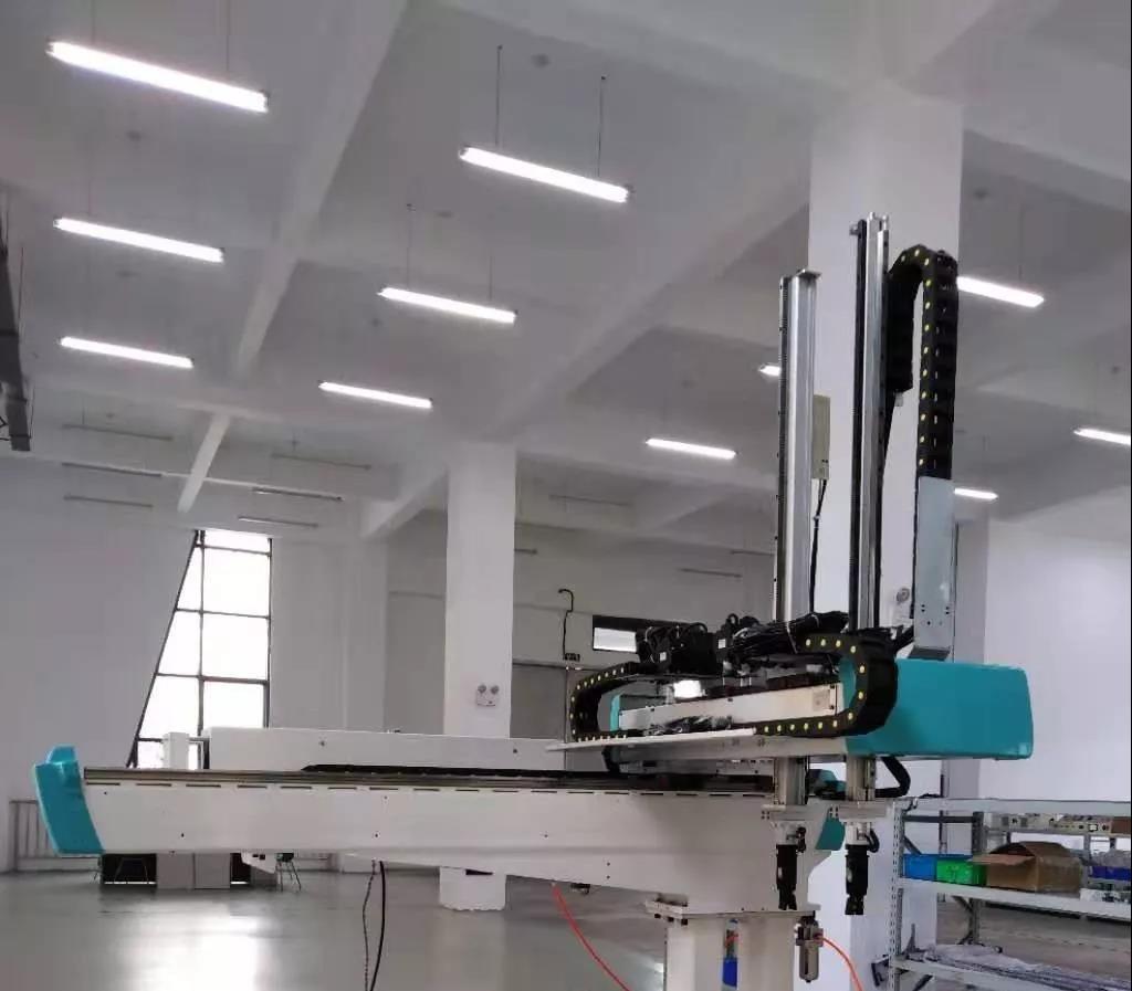 注塑行业使用机械手有哪些优势