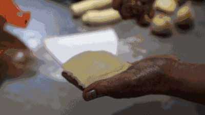 这个中秋有点不一样，揭秘月饼生产那点事！