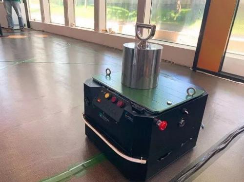 RFID技术让上百台无人搬运车同时调度不再是难事