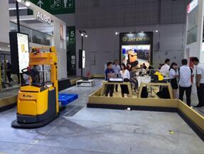 嘉腾：AGV搬运机器人领跑者