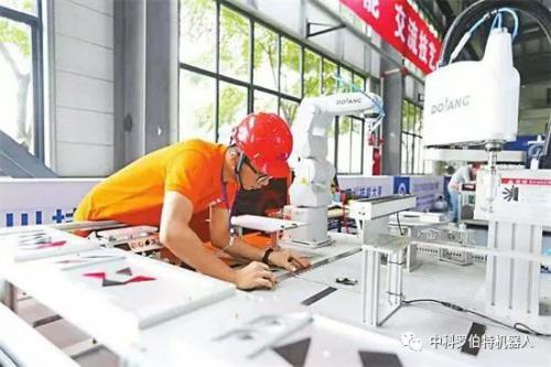工业机器人产业进入爆发期，人才发展是关键