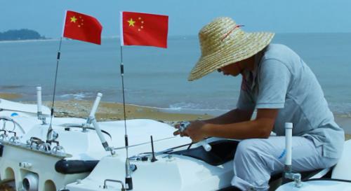 云洲无人船编队组成“70”，庆祝新中国成立70周年