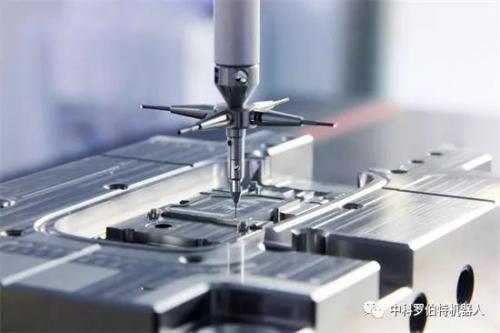 比亚迪电子将会建设智能化工厂，布局工业机器人近万台