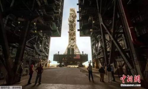 连飞780天再创纪录：美无人驾驶太空战机返回地球