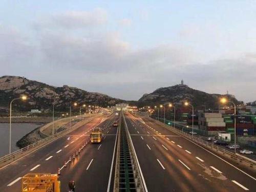 国内首座试点无人驾驶桥梁！东海大桥监控设施升级