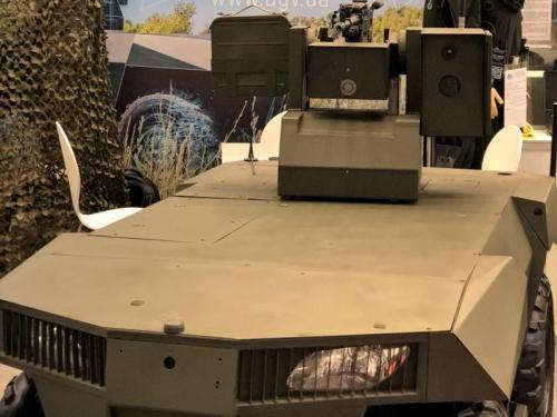 新型多功能武装无人车平台（Laska 2.0）