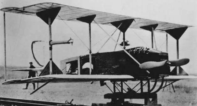 无人机百年发展史：从一次性“废物”到隐形、侦察、格斗全方位！