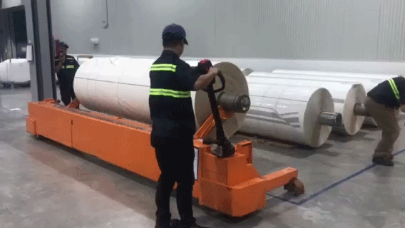 【汇聚案例】OMV在纱辊库房的灵活对接转运，解决卷类物料的自动搬运问题