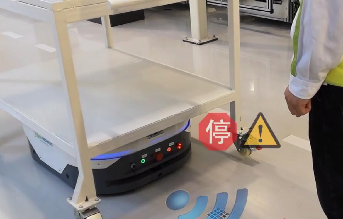 二维码背负顶升式AGV