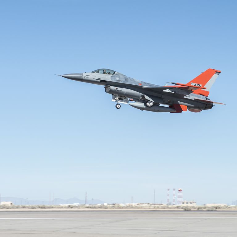 美国空军如何将F-16战斗机变成无人机