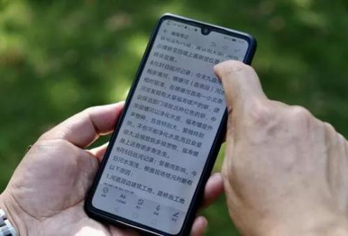 宁波鄞州区“民间河长”研发水面智能无人船 助力科技治水