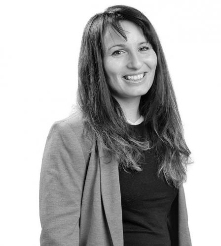 和3D竞争？法国天才建筑师用无人机代替人工来喷涂她的“艺术品”