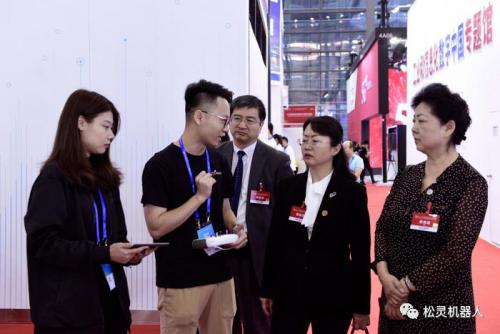 松灵机器人携SCOUT MINI亮相高交会，全方位展示底盘核心技术