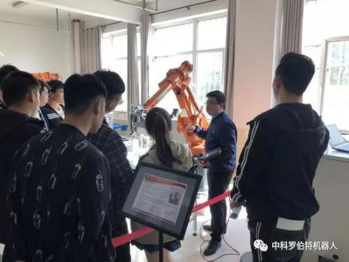 国产工业机器人市场发展未来如何