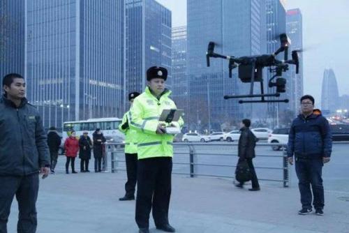 交通违法空中抓拍，交警无人机也能拍违法！