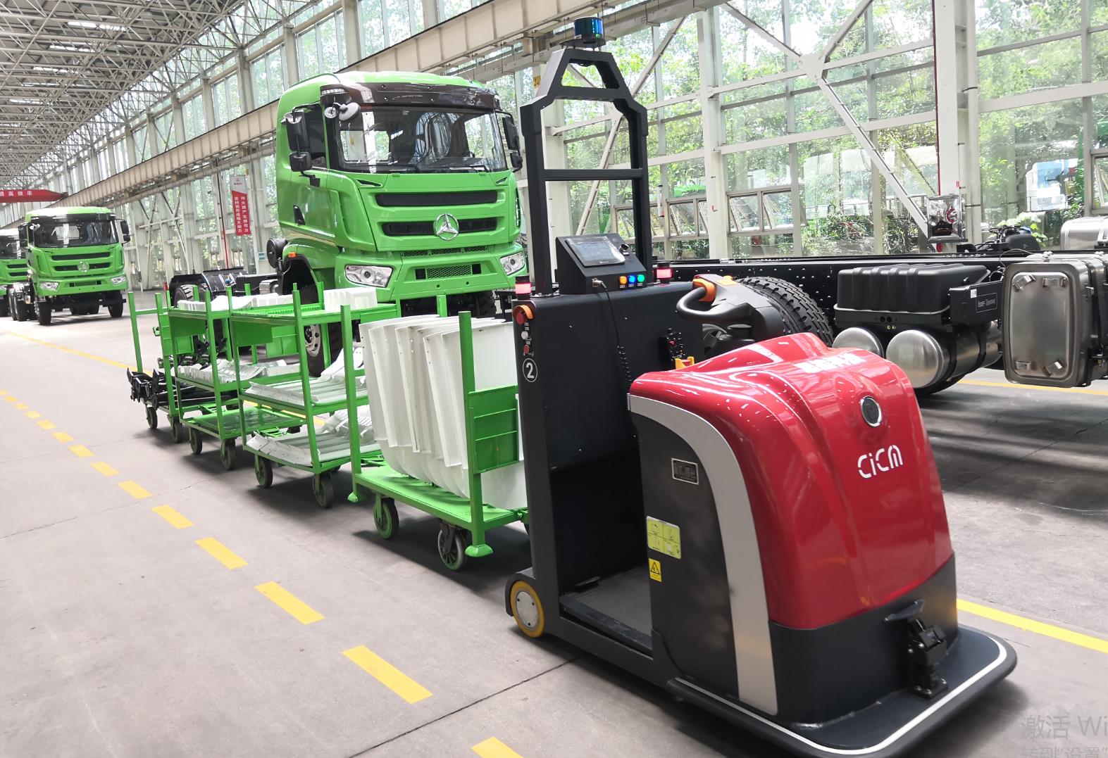 激光导航牵引车