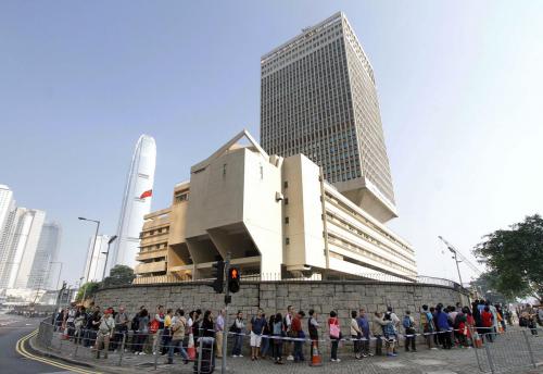 一架无人机昨晚闯入驻港部队军营，摄影师被拘捕