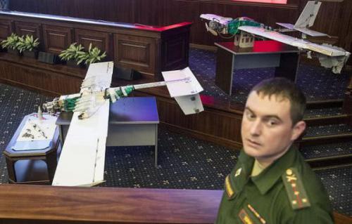 军情锐评：无人机“蜂群战”或重塑未来战争