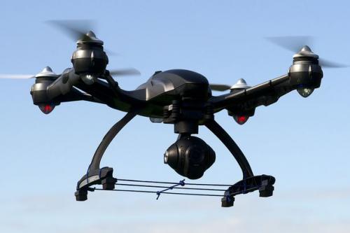 英航空公司乘客，“机场附近30,000英尺高空有架无人机 ！”