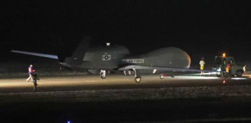 韩国首架“全球鹰”无人机到货，机身涂装很有意思 