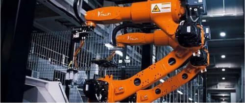 日本优衣库采用Mujin机器人打包服装，工厂接近完全自动化