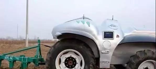 无人驾驶纯电动拖拉机：“超级拖拉机1号”来了，样子帅气