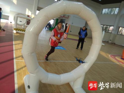 无锡青少年无人机大赛：孩子中玩无人机的“高手”都来了