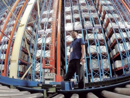 当库房每小时处理的定单超过500个，自动化作业就被提上议事日程