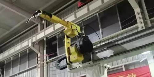机器人行走轴吊挂式的焊接、上下料、喷涂应用