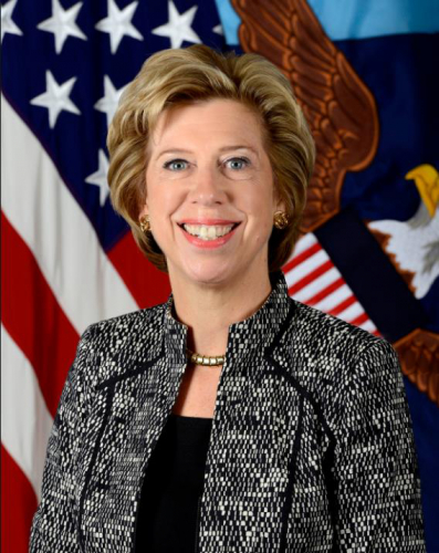 美国国防部副部长埃伦·洛德抱怨：来自中国的DJI“尤其以低成本的四旋翼飞机充斥了市场，侵蚀了美国的工业基础，改变了该国及小型无人机行业的格局“