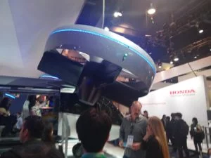 贝尔.德事隆在CES上展出空中电动出租车及未来之城