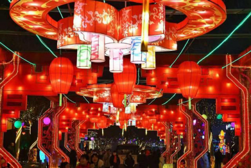 万人欢呼，无人机孔明灯大秀燃爆济南方特东方神画