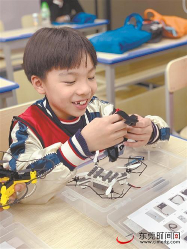 青少年无人机培训怎么玩？