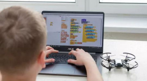 FlinnScientific建立虚拟无人机构建系统 