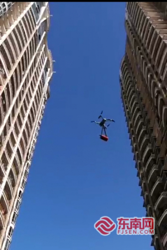 安溪：“无人机”隔空喊话防控疫情