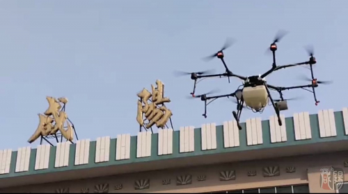 咸阳：空中“战”疫  无人机投入防疫消杀第一线