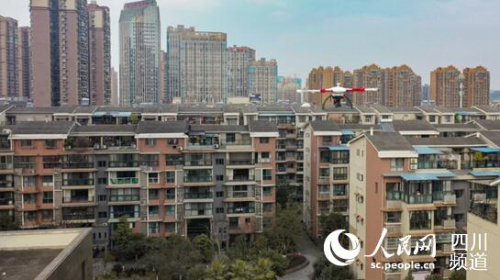小区被隔离管理 德阳城管启用无人机“温情喊话”