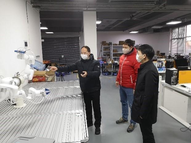 共同战“疫”丨硬核“战疫”机器人来啦！看它如何上战场