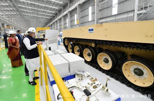 印度无人机丢了！军警民都动起来只找回一架，还有两架音讯全无！