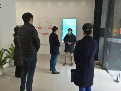 浙江杭州滨江区人大副主任陈玉棠调研迦智科技疫情防控及复工复产情况