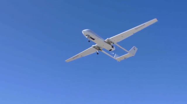 国产新型无人机攻击抓拍，一箭穿心：进入“自由王国”的感觉真好