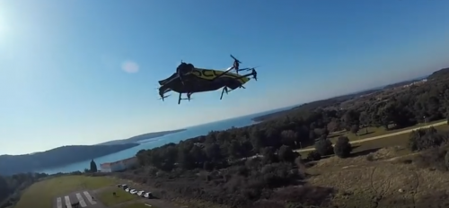 载人无人机震憾 “炫技”