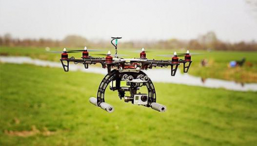 无人机、喷杆喷雾机……现代农机成为春耕主力军