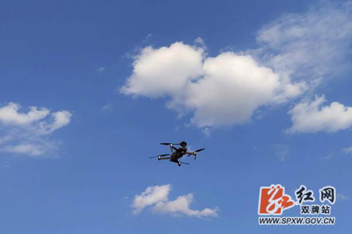 双牌：无人机空中喊话 疫情防控“声入人心” 