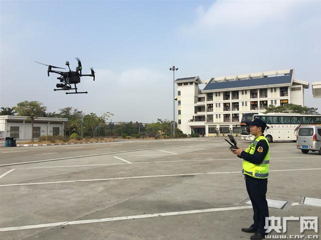 人脸识别“监督员”、AI识别“千里眼” 新科技助阵广东交通防疫