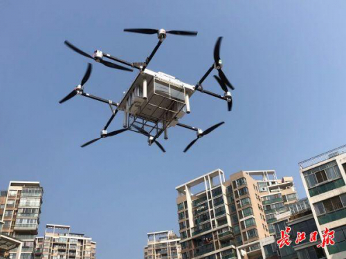 图集 | 无人机投送物资进小区 