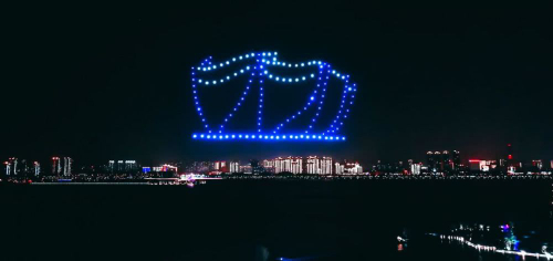 引燃全城！200台无人机编队，震撼现身云龙湖上空！