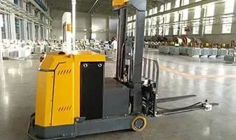 一分钟教你挑选全向叉车